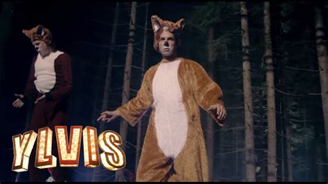 what does the fox say music video how does the fox say it in english?